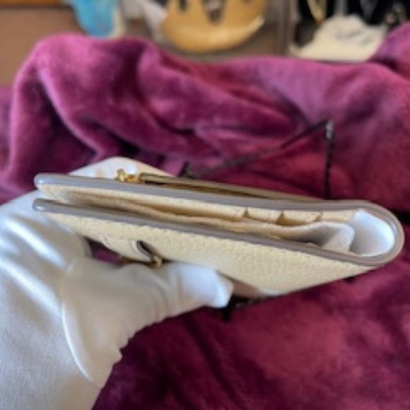 MICHAEL KORS NWT LEATHER LONG WALLET - Picture 4 of 6